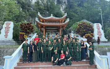 Bóc từng lớp đất tìm đồng đội nơi đại ngàn biên cương