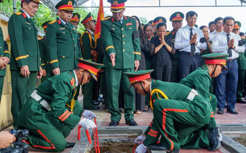 Đà Nẵng: 5 hài cốt liệt sĩ ở hang Đá Sập trở về trong vòng tay của đồng đội