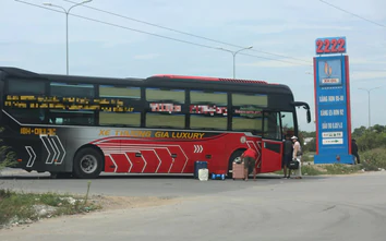 Thanh Hóa: Xử lý hàng chục ô tô dừng đón, trả khách dọc quốc lộ 1