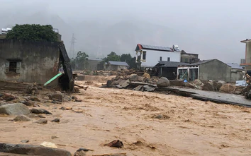 Bộ Xây dựng yêu cầu phân luồng từ xa, tăng cường chốt trực ứng phó mưa lũ