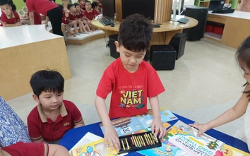 Hà Nội: Nhiều phụ huynh "ngồi nhà" tra bản đồ đăng ký cho con vào lớp 1