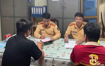 Tuyên Quang: Xử phạt hai tài xế tranh giành khách gây bức xúc trên mạng xã hội