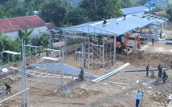 Ấm áp tình quân dân giữa tâm lũ dữ Mường Than