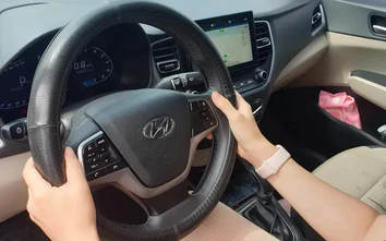 Vô-lăng ô tô nặng bất thường, xử lý thế nào?