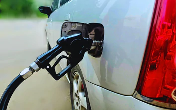 Cây xăng kêu khó nhập dầu diesel, Bộ Công thương rà soát nguồn cung