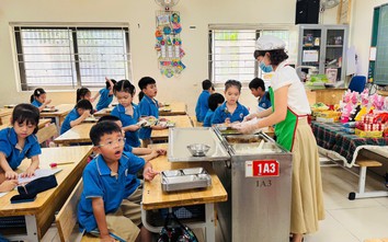 Hơn 633.000 học sinh tiểu học Hà Nội được hỗ trợ bữa ăn bán trú