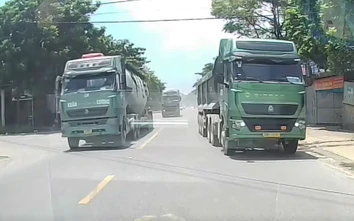 Mượn làn ngược chiều để vượt xe, tài xế xe đầu kéo bị phạt 5 triệu đồng, trừ điểm bằng lái