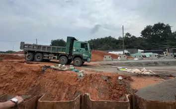Tai nạn giao thông 29/7: Xe ben lùi tại công trình Vành đai 3, cán tử vong kỹ thuật viên