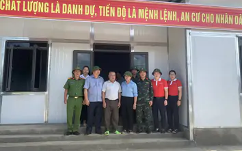 Lai Châu: Bàn giao 7 ngôi nhà cho hộ dân vùng lũ Mường Than