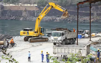 Siết kiểm định thiết bị thi công để bảo đảm an toàn công trình