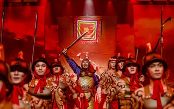 "Đất nước thiên hùng ca": Đưa sử Việt lên sân khấu bằng công nghệ nhập vai