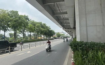 Hà Nội: Cùng phương án phân làn, vì sao hiệu quả trên 2 tuyến đường khác nhau?