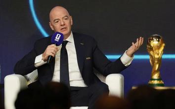 Chủ tịch FIFA bị chỉ trích thất hứa, đứng trước nguy cơ mất ghế