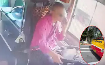 Từ hình ảnh camera giám sát hành trình, xử phạt tài xế vừa lái xe buýt vừa nghe điện thoại