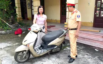 Người phụ nữ Bắc Ninh bất ngờ nhận lại xe máy bị mất sau 8 năm