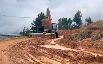 Khắc phục hậu quả thiên tai ở Mường Than, sớm hoàn thành dự án kết nối giao thông miền núi