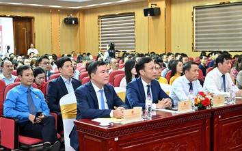 Trao giải Cuộc thi chính luận về bảo vệ nền tảng tư tưởng của Đảng trong ngành Công thương
