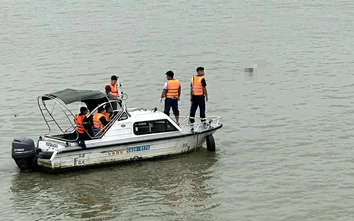 Truy tố gã trai bị ảo giác ma túy, nhét bạn gái vào túi vứt xuống sông Hồng