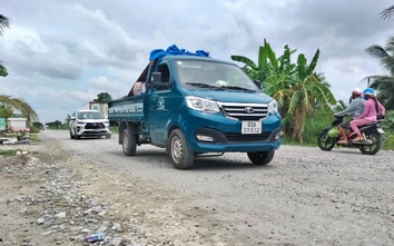 Tăng tốc sửa chữa mặt đường quốc lộ 1 qua Cà Mau