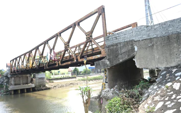 Ninh Bình hạn chế giao thông đường thủy phục vụ phá dỡ cầu sắt kênh Quần Liêu