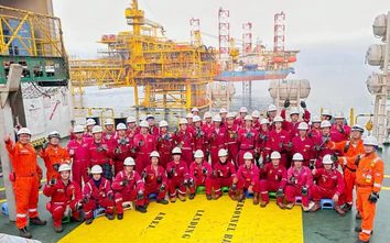 Petrovietnam nâng tầm năng lực tổng thầu lắp đặt, vận chuyển công trình biển