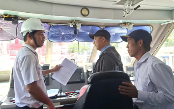 Trực 24/24 giờ, siết an toàn tàu khách tuyến Sa Kỳ - Lý Sơn dịp 2/9