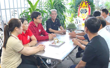 Hỗ trợ gia đình hai nạn nhân tử vong do sét đánh ở Ninh Bình