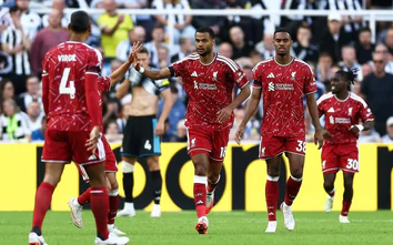 Ngoại hạng Anh: Liverpool hòa kịch tính Newcastle