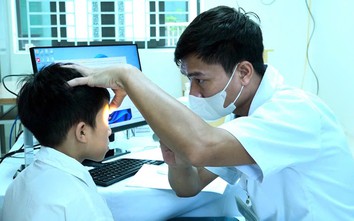 Hà Nội khám sức khỏe cho toàn bộ học sinh trước năm học mới