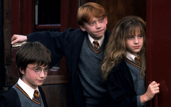 "Harry Potter và hòn đá phù thủy" gây chú ý khi tái xuất màn ảnh rộng sau 25 năm