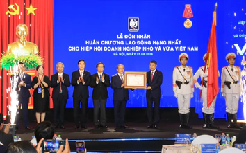 Hiệp hội Doanh nghiệp nhỏ và vừa Việt Nam đón nhận Huân chương Lao động hạng Nhất