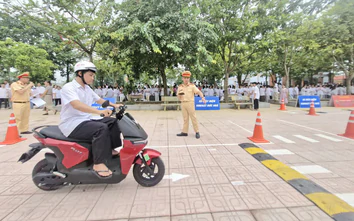 CSGT Thái Nguyên mang “tiết học đặc biệt” đến sân trường trước năm học mới
