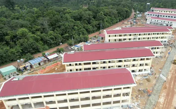 Xuyên đêm thi công các trường nội trú vùng biên giới ở Gia Lai