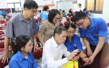 Hà Nội đưa “Bình dân học vụ số” đến từng ngõ, từng nhà