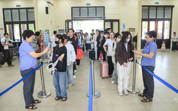 Những chuyến tàu đầy ắp hành khách rời Thủ đô ngày trước nghỉ lễ Quốc khánh 2/9