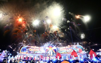 Vạn người đội mưa xem concert “Quảng Ninh rạng rỡ tương lai”