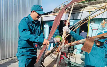 Quảng Ngãi: Khắc phục nhà cho người dân hoàn cảnh khó khăn bị ảnh hưởng lốc xoáy