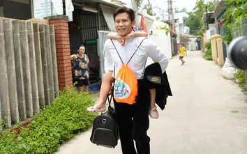 Bốn cặp bố con bắt đầu hành trình khám phá Hội An