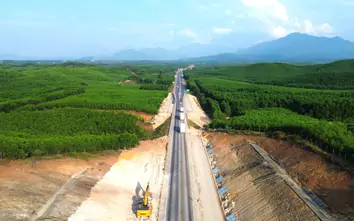 Cắt giảm khối lượng của nhà thầu không chuyển biến thi công mở rộng cao tốc Cam Lộ-La Sơn