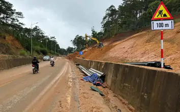 Khẩn trương khắc phục các điểm sạt lở, đảm bảo giao thông trên quốc lộ 24