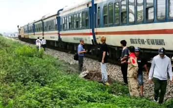 Tai nạn giao thông 5/8: Băng qua đường sắt, người phụ nữ bị tàu hỏa cán tử vong
