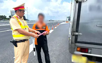 CSGT tăng cường tuần tra, xử lý nhiều tài xế vi phạm trên cao tốc Biên Hòa - Vũng Tàu