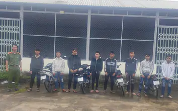 Quảng Ngãi: Lập biên bản nhóm thanh, thiếu niên chạy xe máy tốc độ cao, bốc đầu