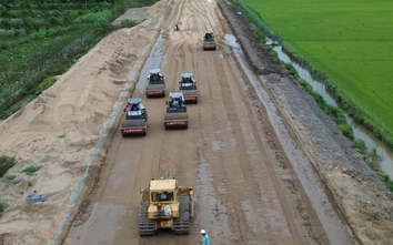 Nhộn nhịp công trường cao tốc Cao Lãnh - An Hữu, thi công xuyên lễ 2/9
