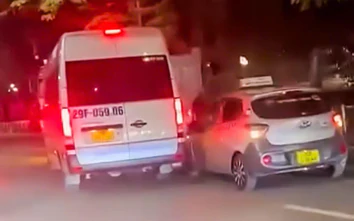Hai ô tô lạng lách, chèn ép nhau ở Hà Nội: Xác minh dấu hiệu gây rối trật tự công cộng