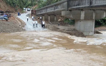 Nghệ An: Mưa lớn kéo dài, gần 2.700 người dân ở 5 bản vùng cao bị chia cắt