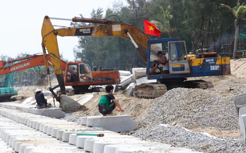 Đà Nẵng: Gấp rút thi công kè khẩn cấp gần 500 tỷ đồng bảo vệ sông Thu Bồn và biển Hội An
