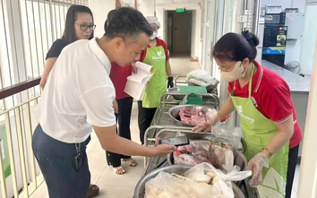Cách nào giám sát bữa ăn học đường?