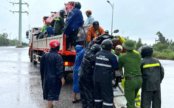 Thanh Hóa: Nước sông dâng cao, khẩn trương di dời người dân ra khỏi vùng ngập lụt