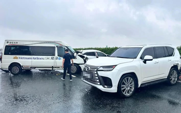 Điều tra vụ ô tô Lexus dừng giữa cao tốc Pháp Vân - Cầu Giẽ, khiến hai xe khác đâm dồn toa